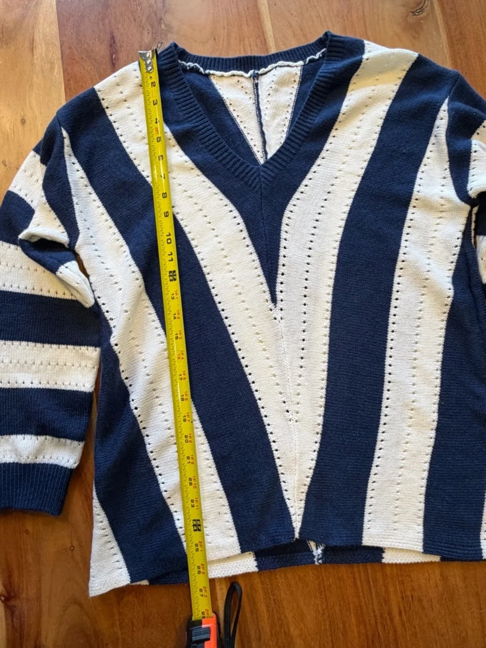Coastal Preppy V-Neck Striped Sweater Blue/White Acrylic (VGUC) - Picture 7 of 12